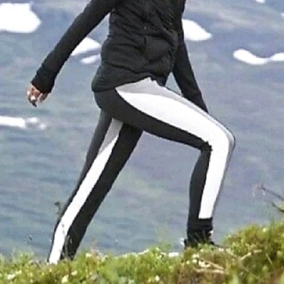 Athleta Crest Color block Tight Black White High Rise Leggings - Picture 2 of 12